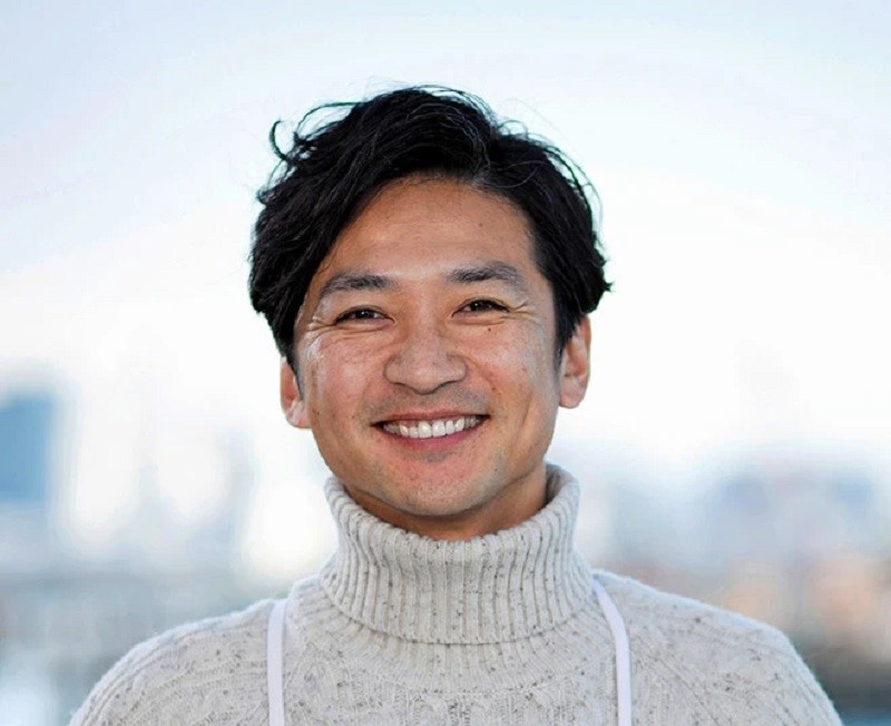 Đình chỉ nam ca sĩ nổi tiếng sinh năm 1974 vì ép nhân viên gửi ảnh nóng - ảnh 1