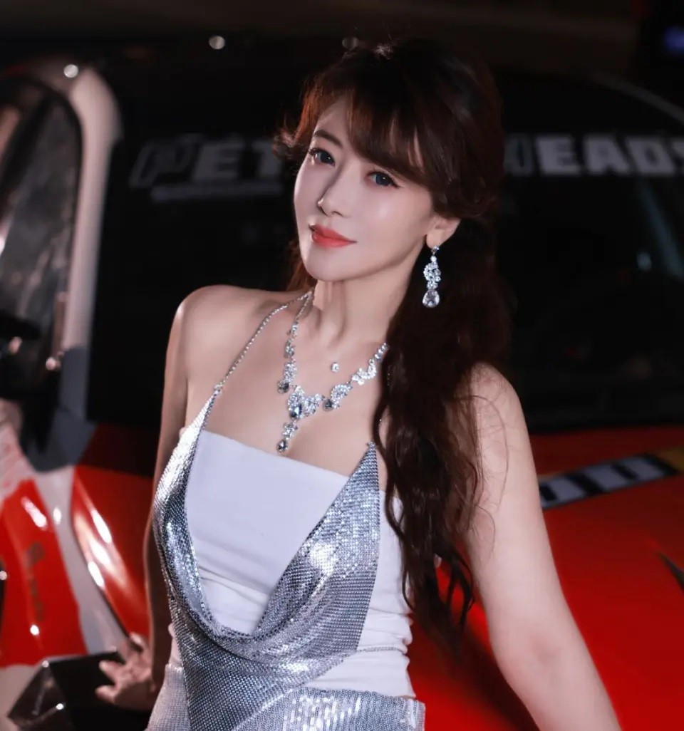 Nữ diễn viên từng vướng bê bối tiểu tam, 19 năm sau tái xuất ngoạn mục, U50 được chồng kém 9 tuổi yêu chiều như công chúa - ảnh 4