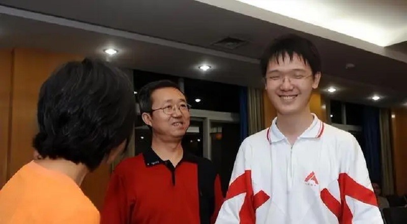 Thần đồng Toán học 3 lần đoạt Huy chương Vàng, thủ khoa kỳ thi khốc liệt nhất thế giới vẫn bị 11 trường ĐH từ chối thẳng thừng, giờ ra sao? - ảnh 2