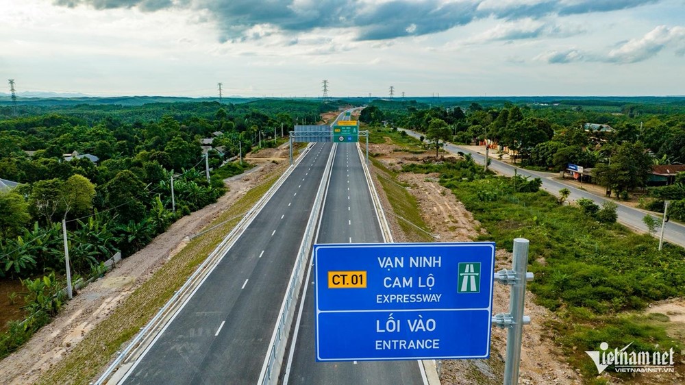 Chiêm ngưỡng cao tốc 10.000 tỷ sắp thông xe của Việt Nam - ảnh 2