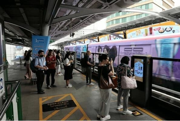 Tuyến tàu điện nổi tiếng Đông Nam Á gặp trở ngại, Chính phủ rót hơn 4.400 tỷ đồng vẫn chưa ăn thua - ảnh 6