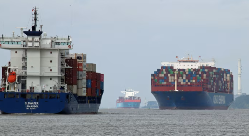 Hàng hóa kẹt cứng, cảng biển tê liệt: Châu Âu 'lãnh đòn' vì thuế quan  - ảnh 1