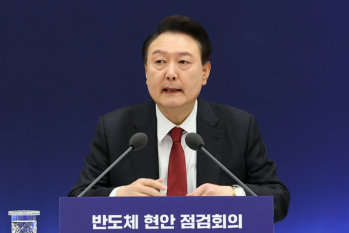 Thiếu 81.000 nhân tài, giấc mơ siêu cường bán dẫn của Samsung và SK Hynix lung lay dữ dội - ảnh 2