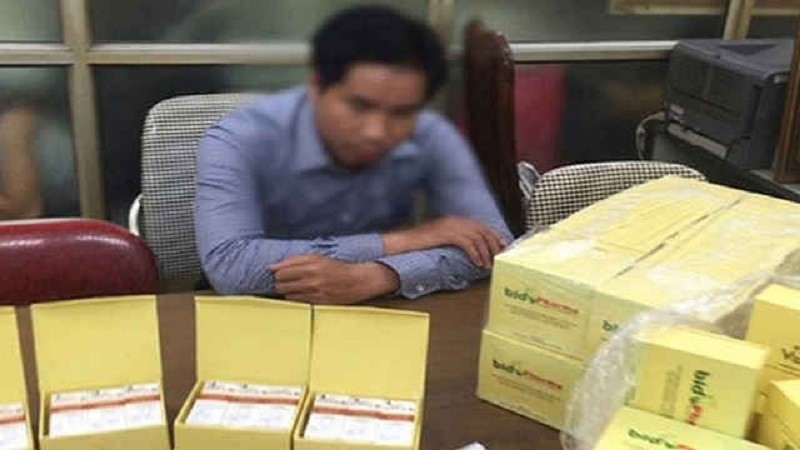 Bắt 'anh trai cựu Bộ trưởng' cùng chủ hiệu thuốc lớn - ảnh 2