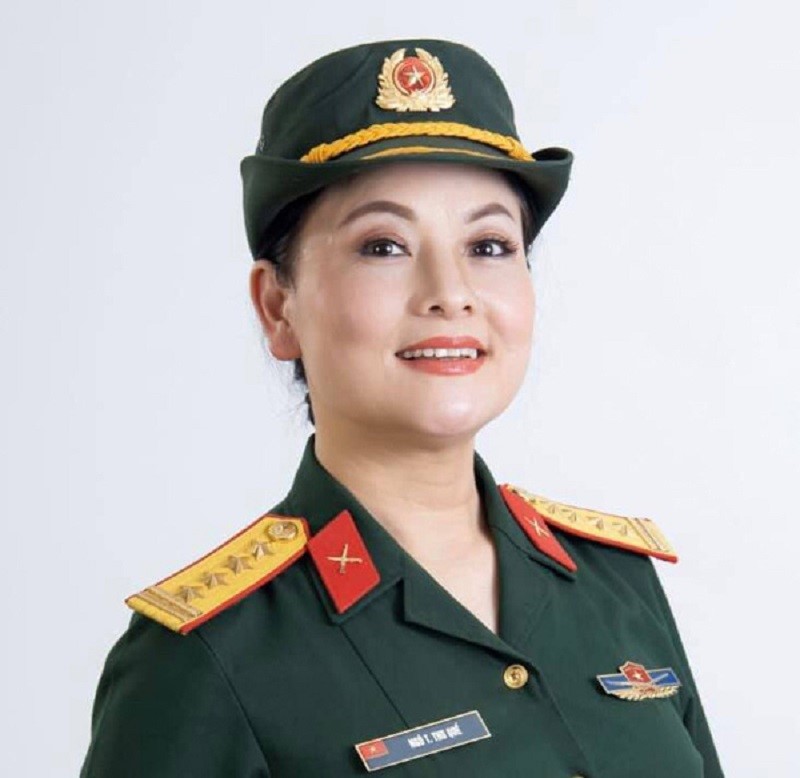 NSND nổi tiếng cả nước vừa được nâng lương sĩ quan cấp bậc Đại tá, hôn nhân viên mãn bên chồng NSƯT - ảnh 1