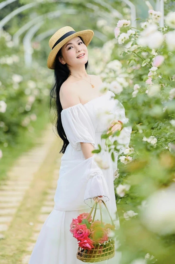 NSND nổi tiếng cả nước vừa được nâng lương sĩ quan cấp bậc Đại tá, hôn nhân viên mãn bên chồng NSƯT - ảnh 2