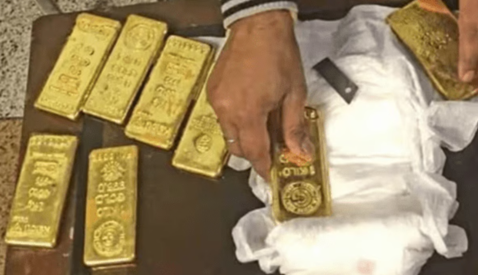 Cảnh sát phát hiện 2 người khả nghi gần biên giới, thu giữ khẩn cấp hơn 100 cân vàng gây chấn động - ảnh 1