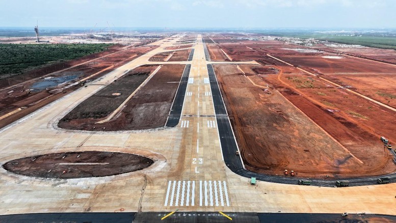 Huy động 13.000 công nhân ngày đêm làm việc hết tốc lực, đưa siêu sân bay 336.630 tỷ 'về đích' trước tháng 12/2025 - ảnh 2