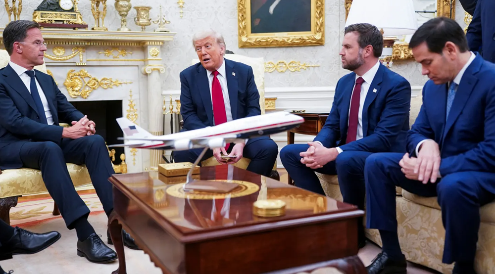 Các nước làm ăn với Nga bất ngờ nhận 'tối hậu thư' từ ông Trump - ảnh 1