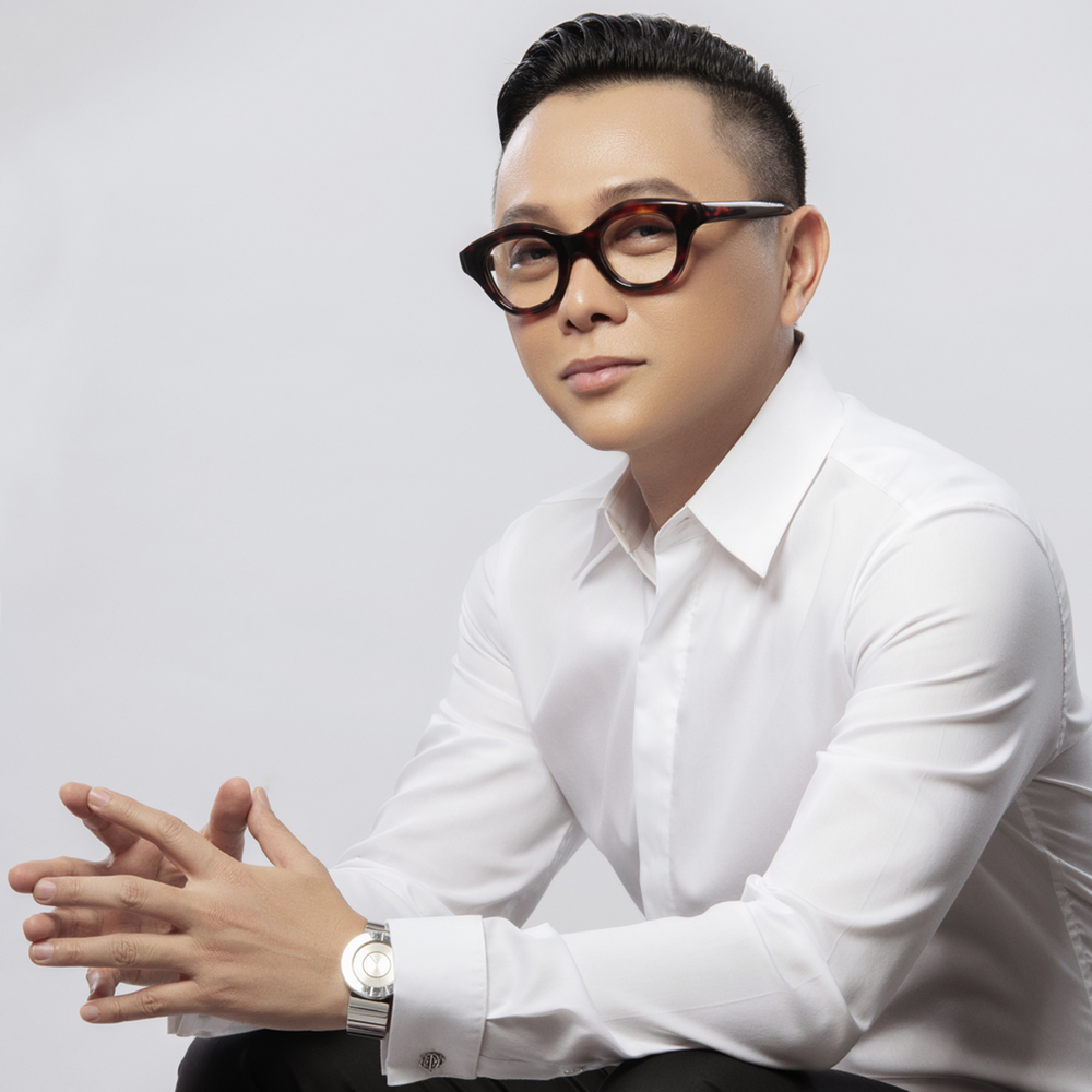 Bên trong ngôi nhà của NTK Nguyễn Công Trí vừa bị bắt - ảnh 1