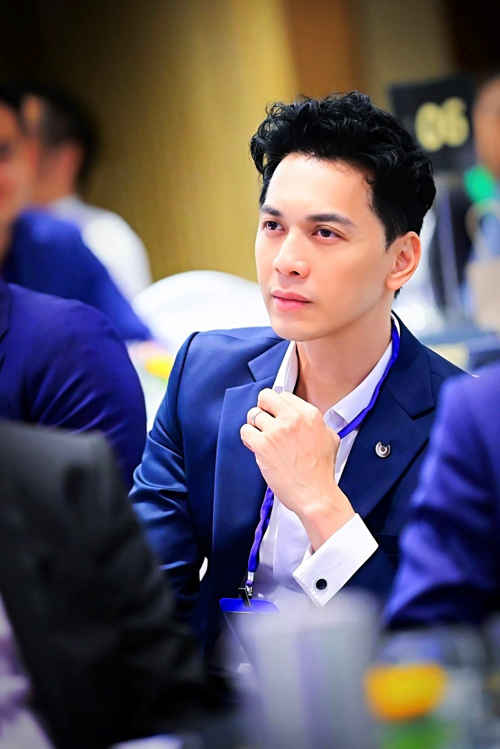 'Bóng hồng' quyền lực đứng sau thành công của hai thế hệ Chủ tịch ngân hàng, tuổi 70 vẫn đẹp kiêu sa, sở hữu 2 bằng Cử nhân tại ĐH danh giá - ảnh 9