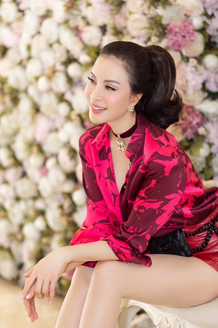 'Nữ hoàng ảnh lịch' nổi tiếng Việt Nam một thời: 16 tuổi đạt giải Vàng danh giá, ngoài 50 trở thành bà chủ lớn, sống trong biệt thự rộng 800m2 - ảnh 5