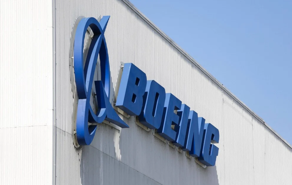 Hơn 3.200 công nhân Boeing dọa đình công dù được đề xuất tăng lương 20% - ảnh 1