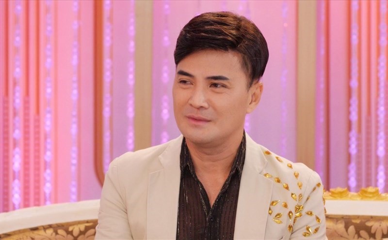 Nam ca sĩ nổi tiếng ra đảo xây biệt thự khang trang, mua dư đất chỉ để xây nhà cho anh em đến ở - ảnh 1