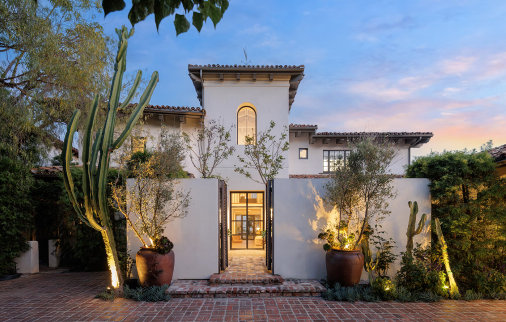 Căn biệt thự trên đồi của cặp vợ chồng bán thành công với giá hơn 310 tỷ đồng, người mua là diễn viên nổi tiếng  - ảnh 2