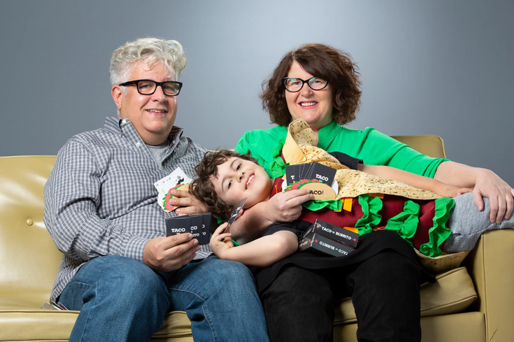 Cậu bé 15 tuổi kiếm được hàng triệu USD từ bộ bài tự nghĩ ra khi mới lên 7, vớ bẫm nhờ bán lại cho một công ty lớn - ảnh 1