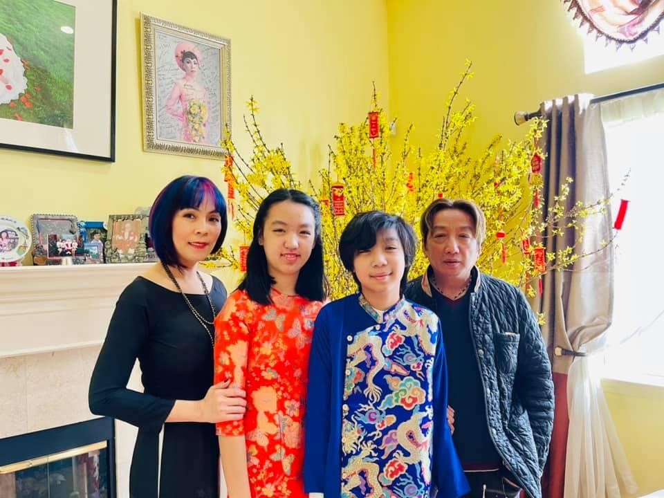 Nam ca sĩ chuyên hát 'nhạc nghèo', 13 năm trước đã nhận cát-xê 140 triệu đồng/show, U70 hạnh phúc bên vợ trẻ kém 30 tuổi - ảnh 5