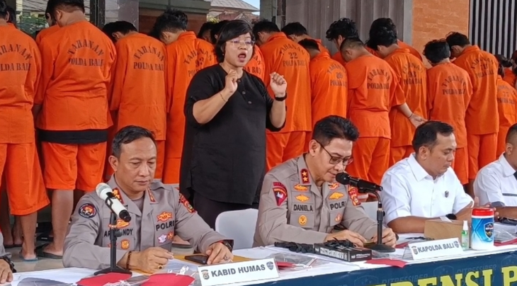 Nền kinh tế lớn nhất Đông Nam Á 'đóng băng' 72.000 tài khoản ngân hàng, vì sao? - ảnh 2