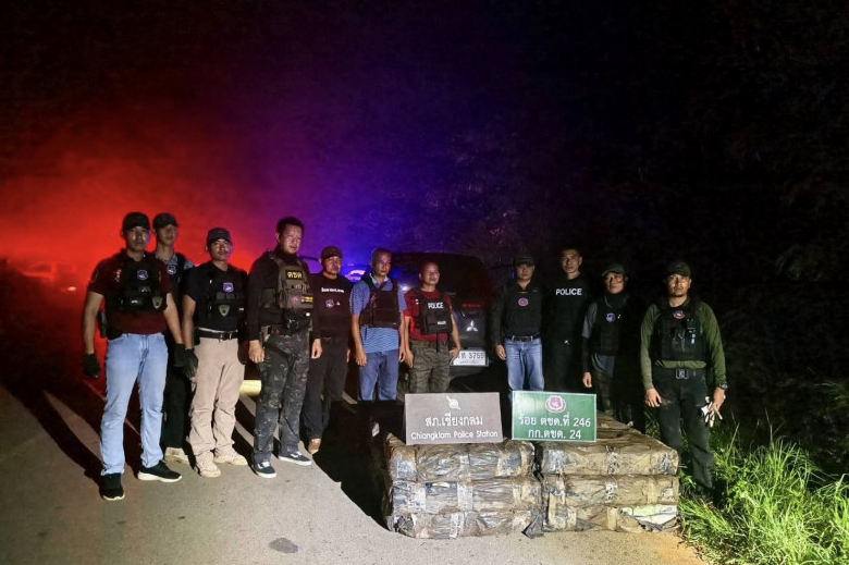 Bắt hai người đàn ông buôn bán 500kg ma túy đá trị giá gần 49 tỷ đồng sau cuộc rượt đuổi kịch tính như phim hành động - ảnh 1