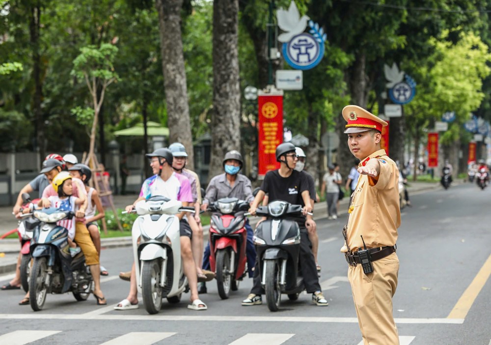 Công an TP. Hà Nội phát thông báo khẩn tới toàn bộ người dân từ 12h30 ngày mai 24/8 - ảnh 1