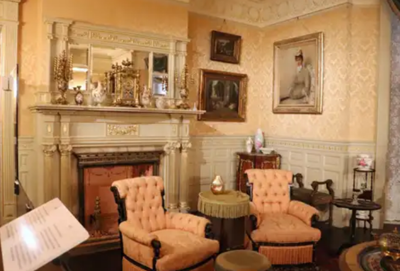 Choáng ngợp căn biệt thự 27 phòng của đại gia ngành bia, tường dát vàng lấp lánh - ảnh 4