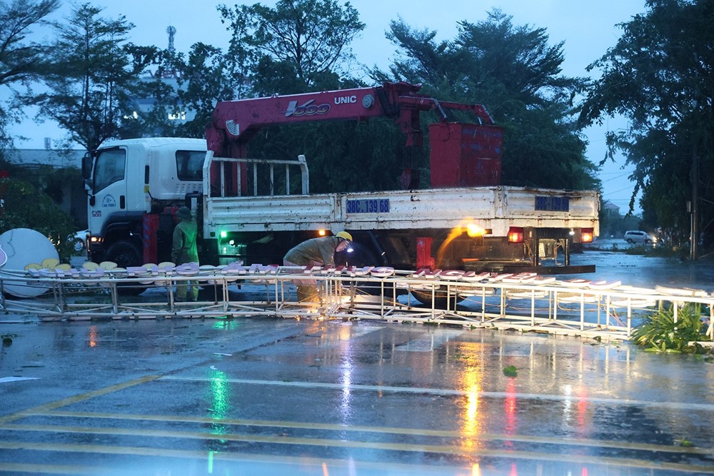 Hà Tĩnh sau bão số 5: Hơn 7.000 ngôi nhà bị hư hại, 10 người thương vong - ảnh 3