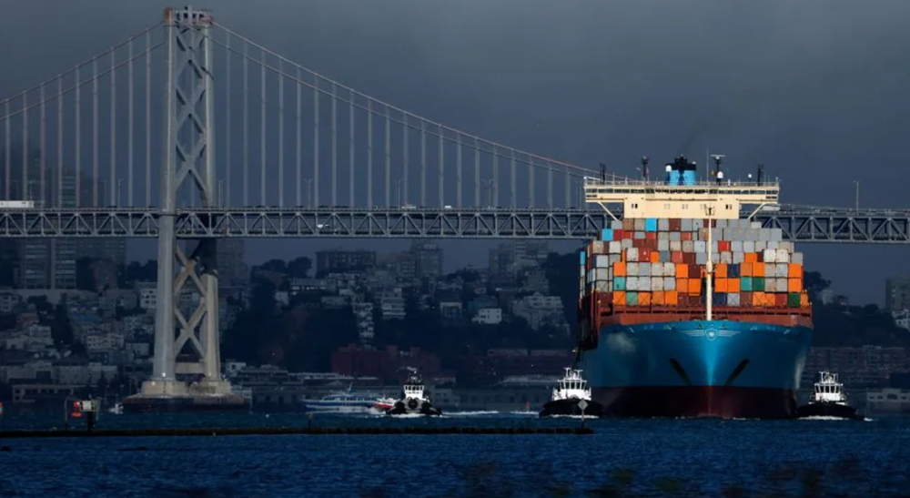 Ông Trump khoe thuế quan giúp Mỹ giảm 4.000 tỷ USD nợ công, chuyên gia lập tức cảnh báo - ảnh 2