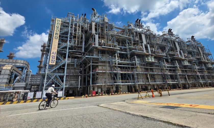 Hàng loạt nhà máy lọc dầu đóng cửa vì Trung Quốc, chuyện gì xảy ra? - ảnh 1