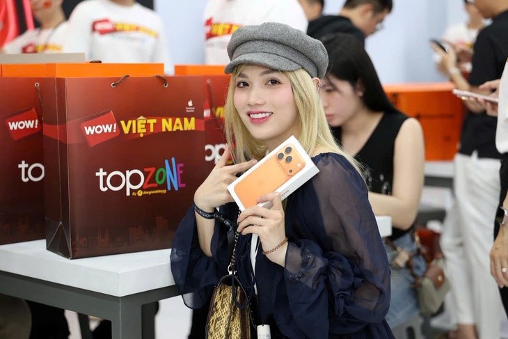 iPhone 17 tạo ‘cơn sốt’ ​ở Việt Nam và khắp châu Á: Khách sẵn lòng xếp hàng dài, đợi nhiều tuần để sở hữu siêu phẩm - ảnh 2