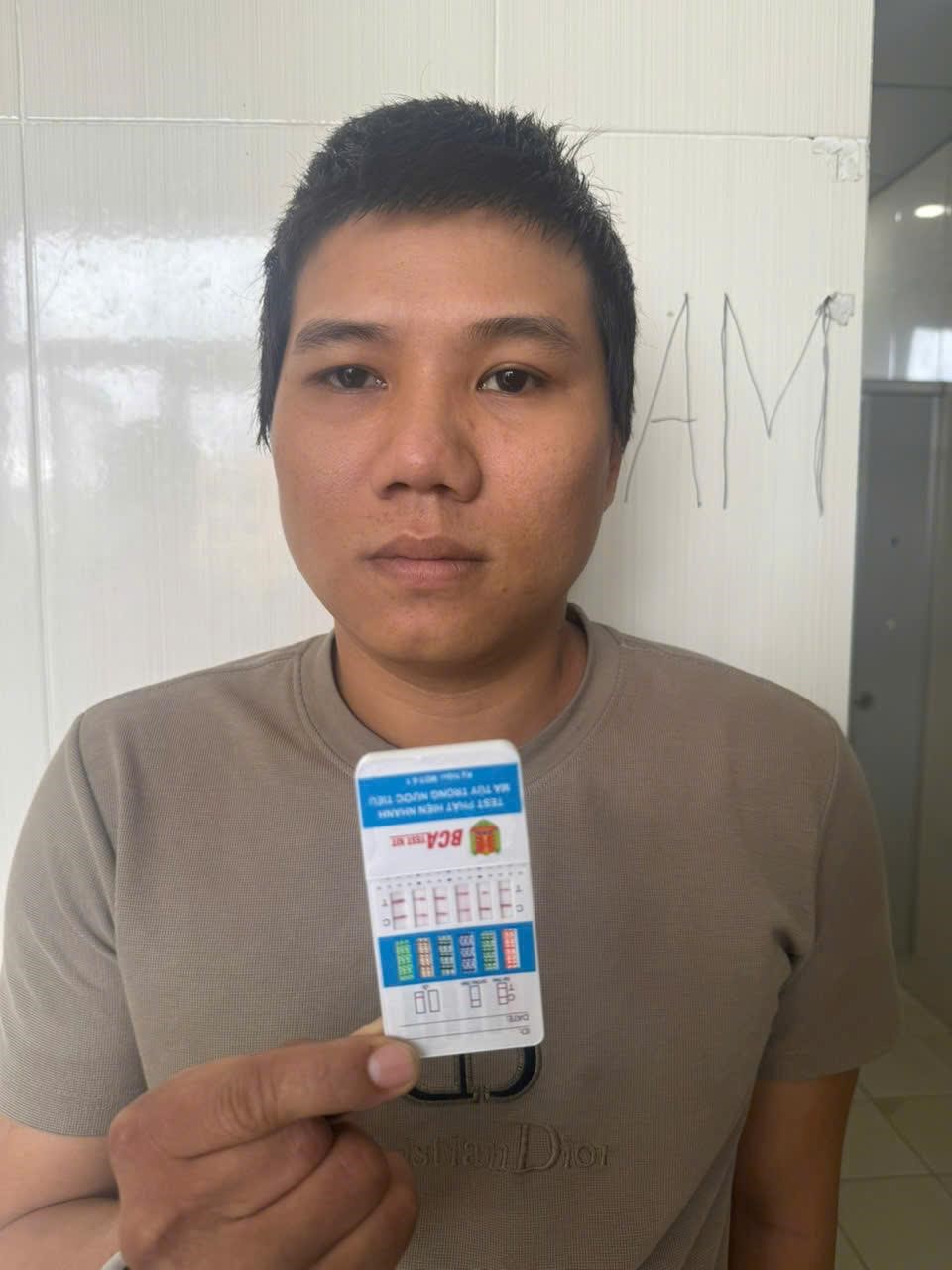 Bắt em trai chủ tiệm áo cưới Trần Văn Tiên sinh năm 1998 - ảnh 2