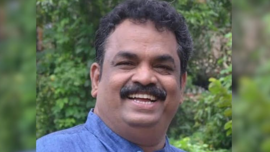 48 tiếng khám xét nhà riêng và trụ sở làm việc của quan chức, thu giữ khẩn cấp 4 tỷ đồng tiền mặt, hơn 6 cân vàng - ảnh 1