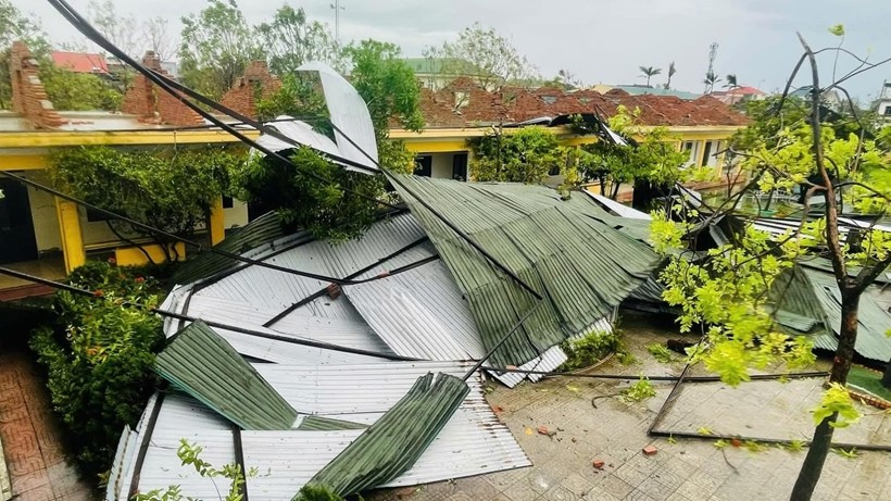 Ca sĩ Đan Trường thông báo tin quan trọng giữa bão số 10 - ảnh 2