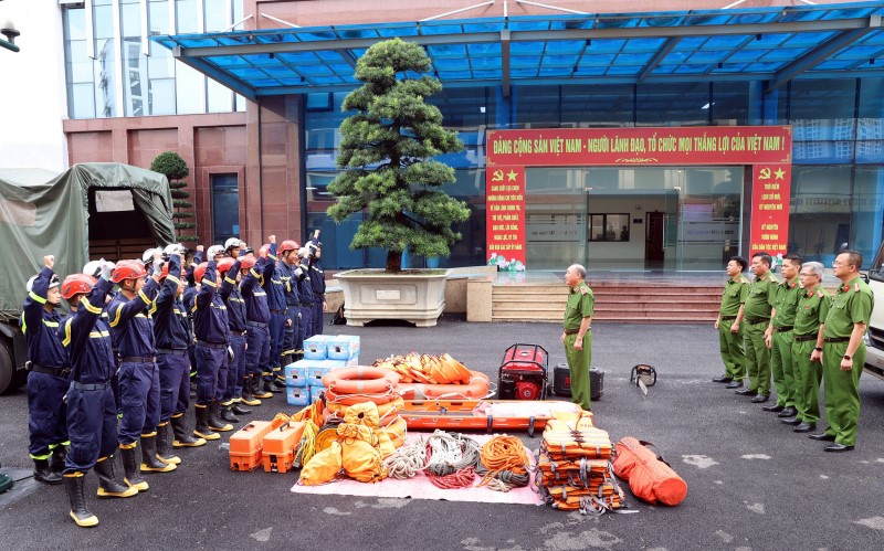 Hơn 1.000 cảnh sát cơ động xuất quân làm nhiệm vụ đặc biệt quan trọng - ảnh 2