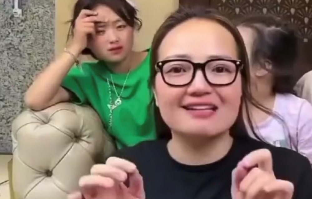 Nữ doanh nhân nổi tiếng vừa bị bắt giam: Từ xuất thân nghèo khó trở thành bà chủ của công ty dược, từng vướng vào hàng loạt ồn ào gây xôn xao MXH - ảnh 3