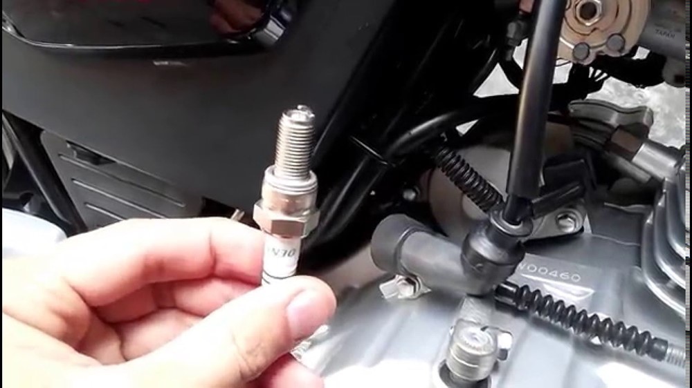 Xe máy bị ngập nước nổ máy ngay là sai lầm lớn, hãy lập tức làm 8 việc sau - ảnh 3