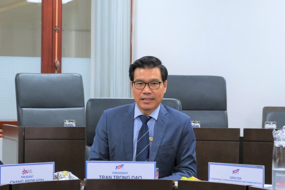 Ứng viên Phó Giáo sư là Hiệu trưởng trường đại học doanh thu nghìn tỷ: Thành tích đáng nể, 41 tuổi đã được giao trọng trách lớn - ảnh 3