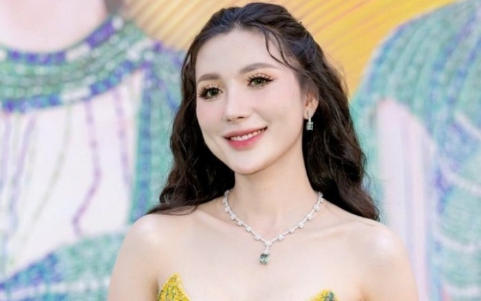 Ngân Collagen có động thái lạ  - ảnh 1