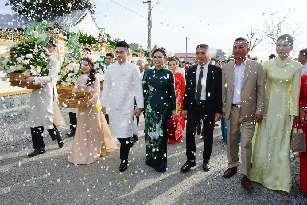 Lễ nạp tài của Hoa hậu Đỗ Thị Hà và chồng thiếu gia tập đoàn nghìn tỷ - ảnh 3