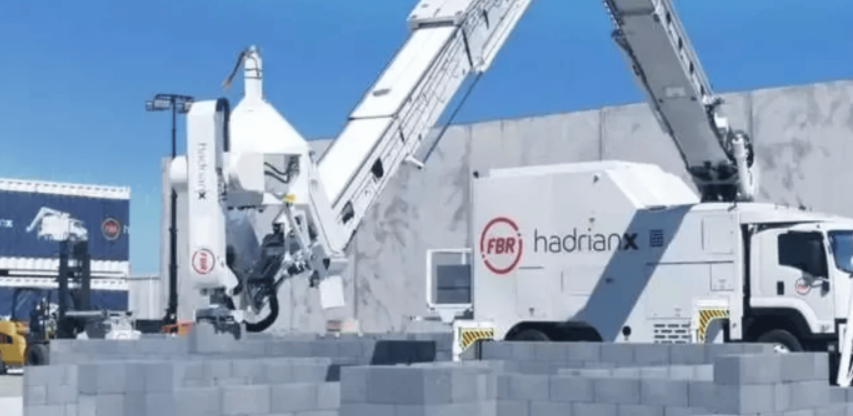 Chế tạo thành công robot xây nhà có tầm với 32m, xếp dễ dàng 285 khối gạch/giờ: Giá bán hơn 130 tỷ đồng - ảnh 2