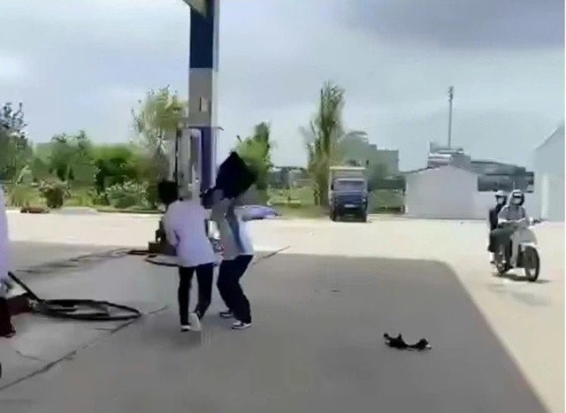 Thông tin mới nhất vụ nam sinh lớp 11 đâm chết bạn ở Thanh Hóa - ảnh 1