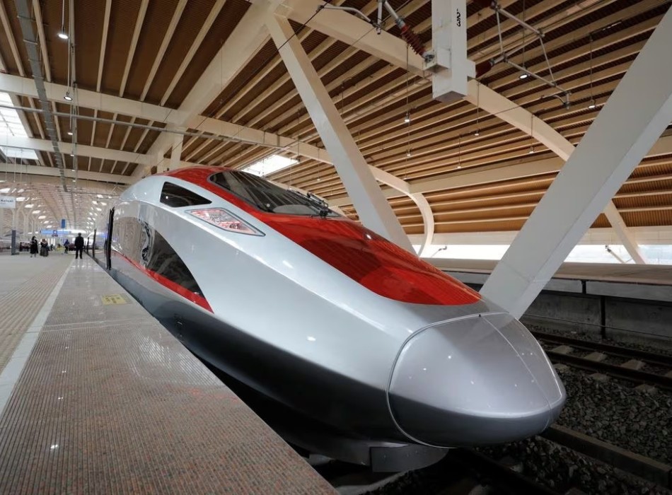 Nền kinh tế lớn nhất Đông Nam Á ‘còng lưng’ trả lãi vay Trung Quốc hơn 3.175 tỷ đồng mỗi năm vì đường sắt cao tốc, Bắc Kinh nói gì? - ảnh 1