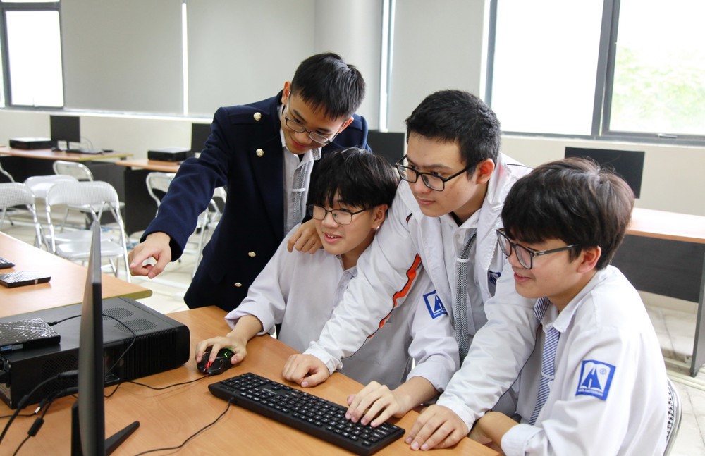 Trường chuyên 6 lần đón cầu truyền hình Olympia: Cái nôi đào tạo hơn 1.000 HSG quốc gia, biểu tượng của tình hữu nghị Việt Nam-Hà Lan - ảnh 5