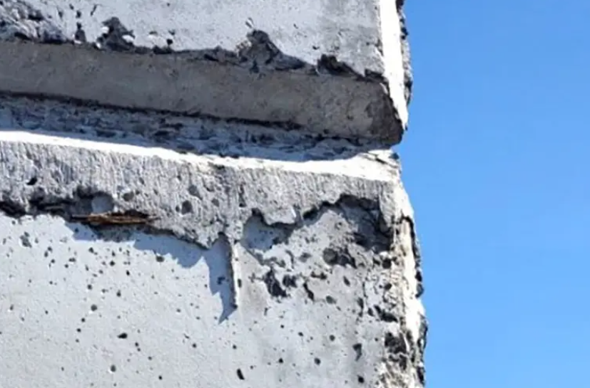 Tòa nhà chọc trời hơn 400m giữa trung tâm thành phố xuất hiện hàng loạt vết nứt, cư dân ngán ngẩm dù bỏ hàng trăm tỷ mua nhà - ảnh 3