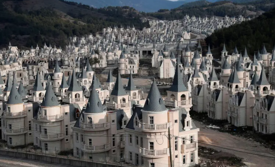 Dự án BĐS hơn 700 biệt thự đắp chiếu, vốn đầu tư dự kiến hơn 5.000 tỷ đồng - ảnh 2