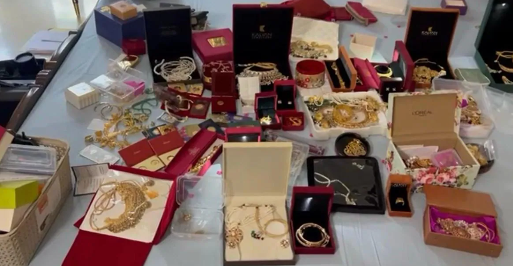 Đột kích tư gia sĩ quan cảnh sát, tịch thu hơn 1 cân vàng thỏi và 15 tỷ đồng tiền mặt chất đống, tài sản vượt xa thu nhập hợp pháp - ảnh 2