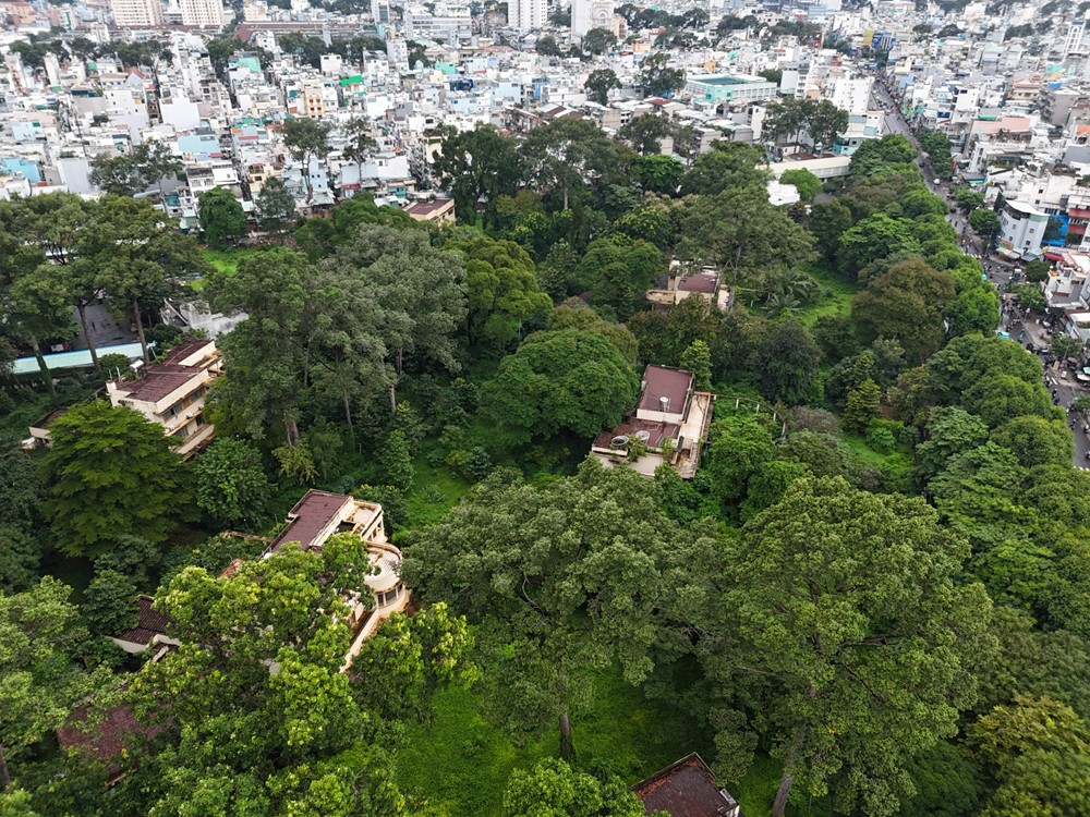 Khẩn trương dọn dẹp khu biệt thự Chú Hỏa làm đài tưởng niệm - ảnh 2