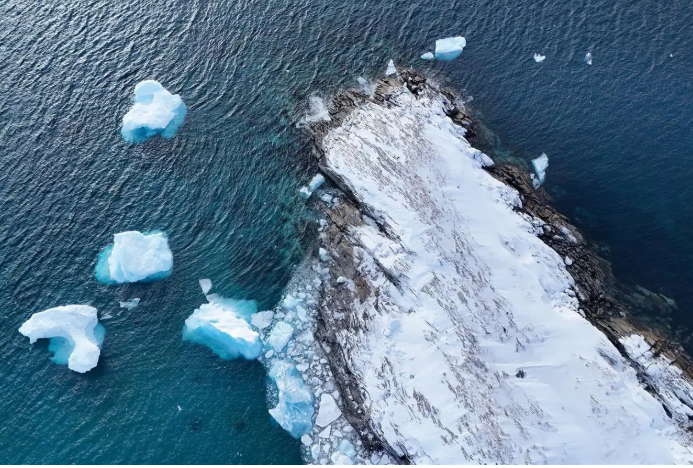 Hòn đảo lớn nhất thế giới mà ông Trump thèm muốn từ lâu đang ‘lạc trôi’ với tốc độ cực nhanh: Chuyện gì xảy ra? - ảnh 1
