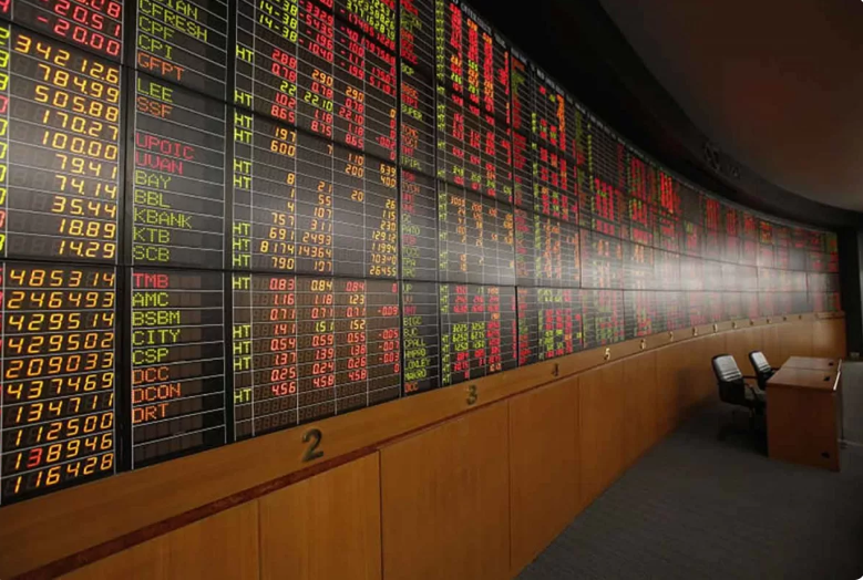 Nhà đầu tư nước ngoài ồ ạt tháo chạy, bán ròng hơn 82.100 tỷ đồng: Chuyện gì xảy ra ở nền kinh tế lớn thứ 2 Đông Nam Á? - ảnh 1