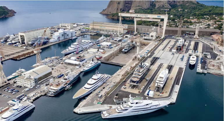 Siêu du thuyền 5.000 tấn của ông chủ Facebook, phải chi gần 7 tỷ cho mỗi lần đổ xăng - ảnh 2