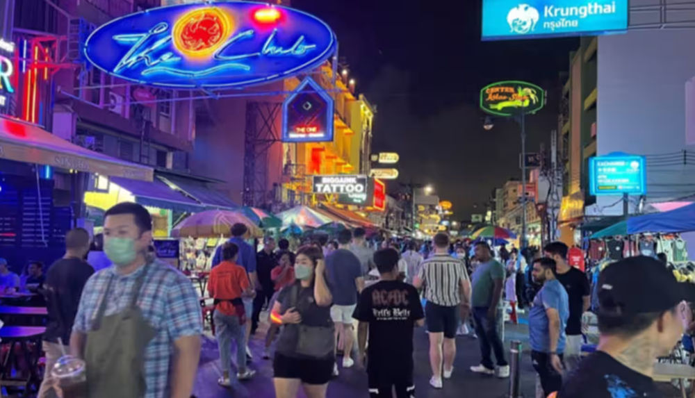 Quốc gia Đông Nam Á siết luật rượu bia, uống sai giờ bị phạt hơn 8 triệu đồng: Du khách Việt cần lưu ý - ảnh 1